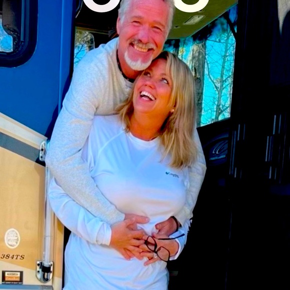 Meet your Posher, Amy ๐ APosher247 - Picture 2 of 12